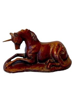 Vintage Red Mill Mfg Crushed Pecan Unicorn Figurine. Pre Owned.